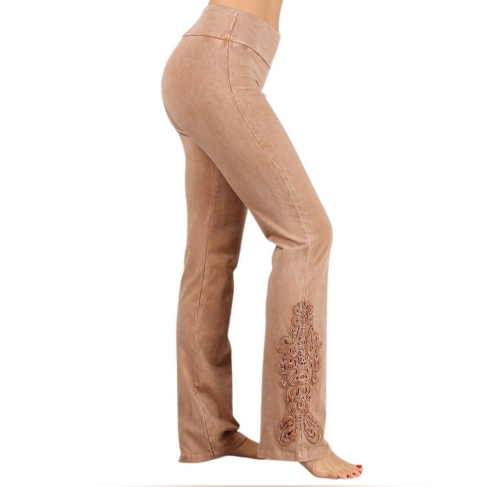 Chatoyant Bootcut Flare Pants stretchy tan Women M